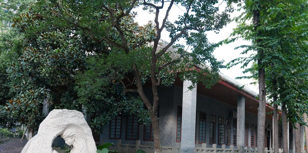 质朴的教师办公楼